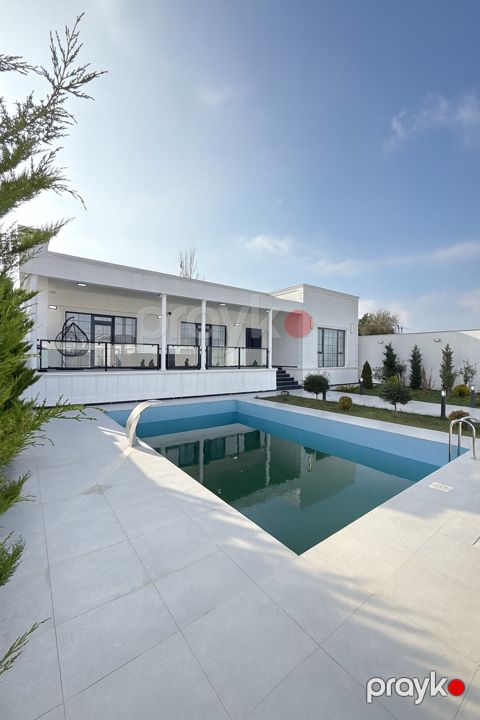 Satılır 4 otaqlı həyət evi/bağ evi 220 m²