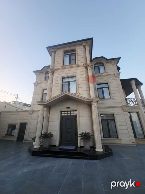 İcarəyə verilir 8 otaqlı həyət evi/bağ evi 800 m²