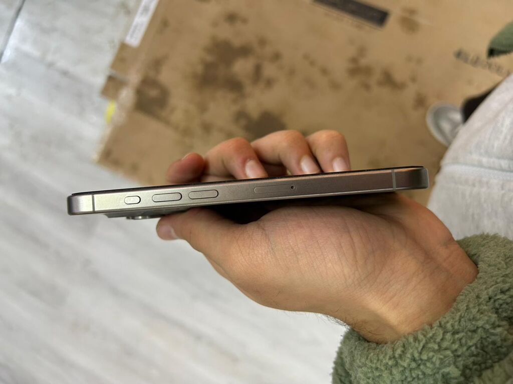IPhone 15 Pro, 128 GB, Gümüşü, Qırıq — Apple iPhone, Qobu (3)