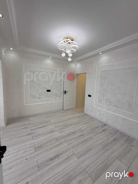 Satılır 2 otaqlı köhnə tikili 42 m²