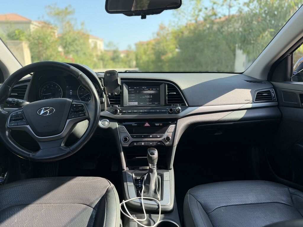 Hyundai Elantra: 2 l | 2017 il Sedan — Avto, Bakı (6)