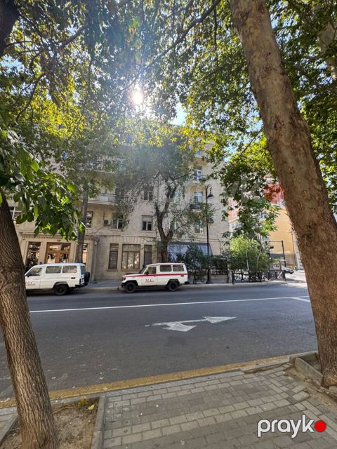 Satılır 3 otaqlı köhnə tikili 82 m²