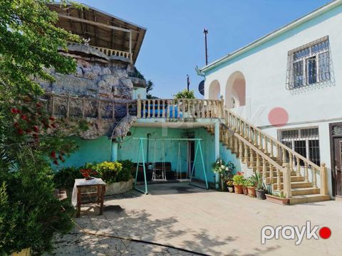 Satılır 19 otaqlı həyət evi/bağ evi 700 m²