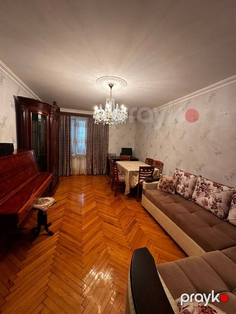 Satılır 3 otaqlı köhnə tikili 75 m²