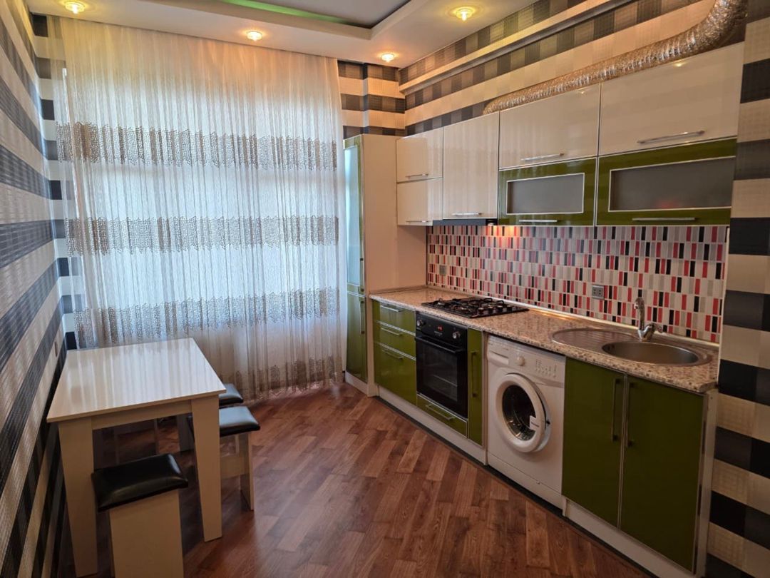 İcarəyə verilir 4 otaqlı yeni tikili 160 m² — Mənzil, Bakı (11)