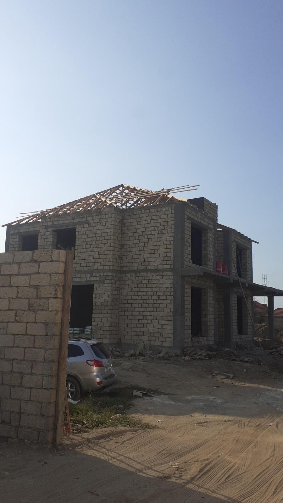 Dam və çardaq işləri — Mallar, Bakı