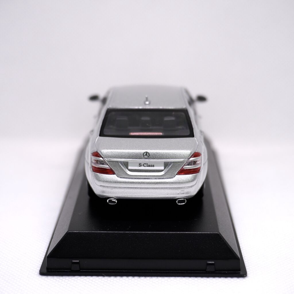 Mercedes-Benz S600L Modeli • İstehsalçı - Kyosho • Ölçü: 1:43 • — Mallar, Xırdalan (5)