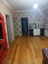 Tecili Zabrat 1 qayinin arxasinda 21 sayli poliklinkaya 81 nom mektebe — Elcin