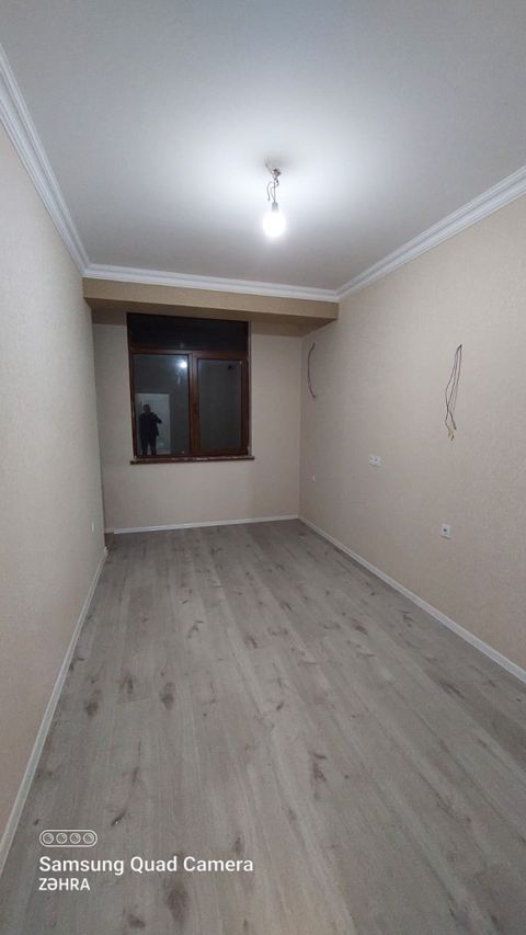 Bakıxanovda yaşayış evi və obyekt kimi yarali mulk satilir