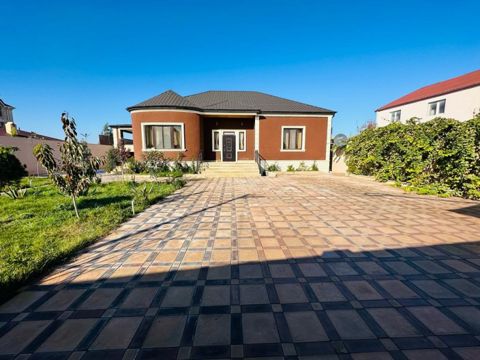 Mərdəkan qəsəbəsi keçmiş makaron fabriki yolunda hovuzlu bağ evi