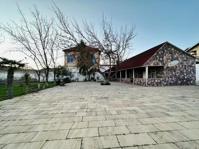 Merdekan qesebesinde '' Bravo markete yaxin Torpaq