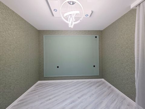 Şüvəlanda 4 sotda 1 mərtəbəli 160 m² hovuzlu ev satılır