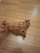 Mersedes su radiatorun çəni — Авто