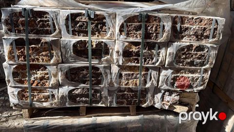 Kabancik travertin daşlarin satışı və vurulmasi — Bakı