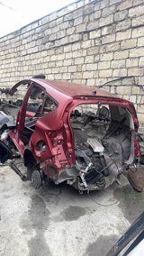 Nissan Note arxa qanadı — Авто