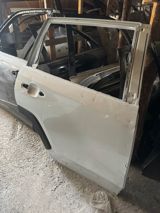 Toyota Rav 4 sağ arxa qapısı — Otomobil