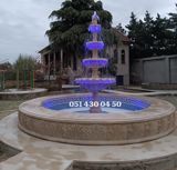 Fontanların təbii  aqlay materialından keyfiyyətli, səliqəli  hazırlanması və qurulması.  İstənilən ölçüdə və zövqünüzə uyğun formalarda  tam təhvil edirəm. — Bağ bəzəyi