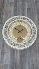 Divar saatı — Часы, будильники