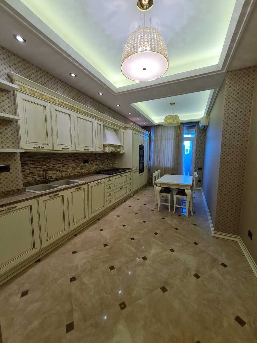 Satılır 4 otaqlı yeni tikili 200 m² — Mənzil, Bakı (12)