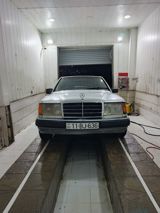 Mercedes 200 E, 2.0 L, 1992 il, 356 854 km — Автомобили