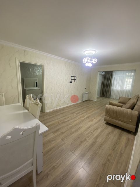 İcarəyə verilir 2 otaqlı köhnə tikili 60 m²