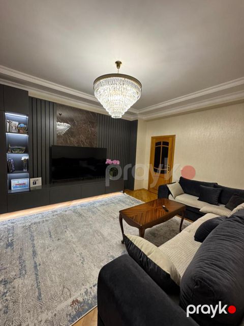 Satılır 3 otaqlı yeni tikili 140 m²