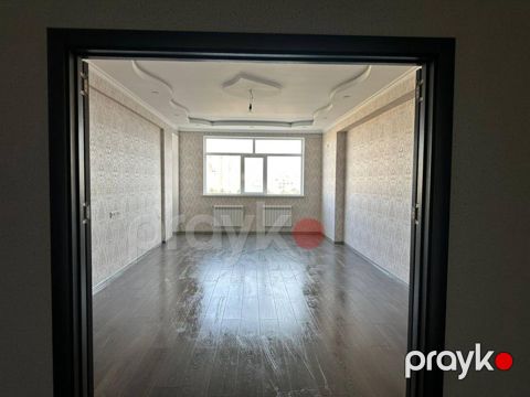 Satılır 4 otaqlı yeni tikili 180 m²
