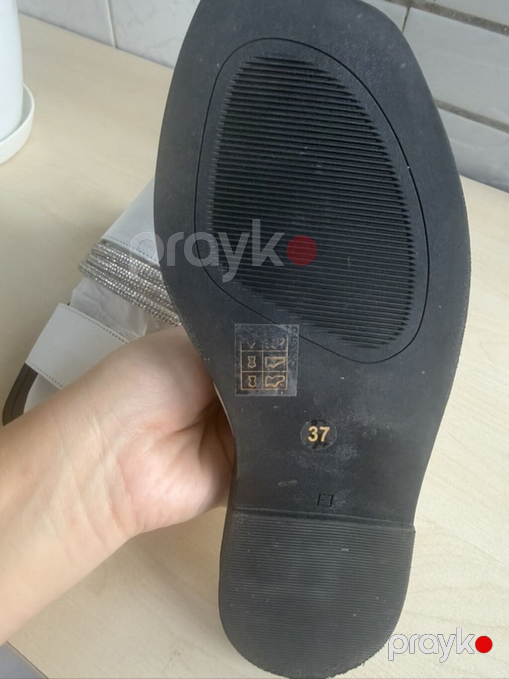 Tezedi! Geyinilmeyib hetta karobkasi var — Şəxsi əşyalar, Digah (4)