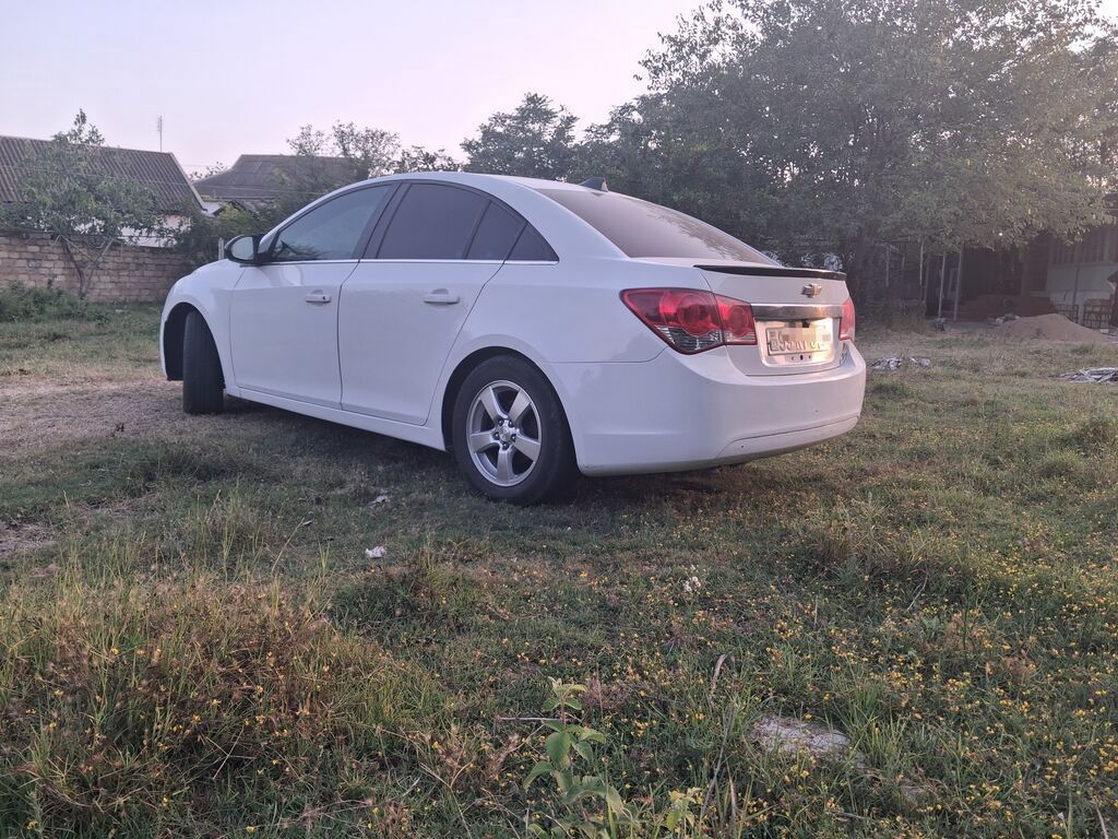 Chevrolet Cruze sedan - Kuzov: ağ rəng, 4 qapılı sedan, arxa — Avto, Bakı (6)