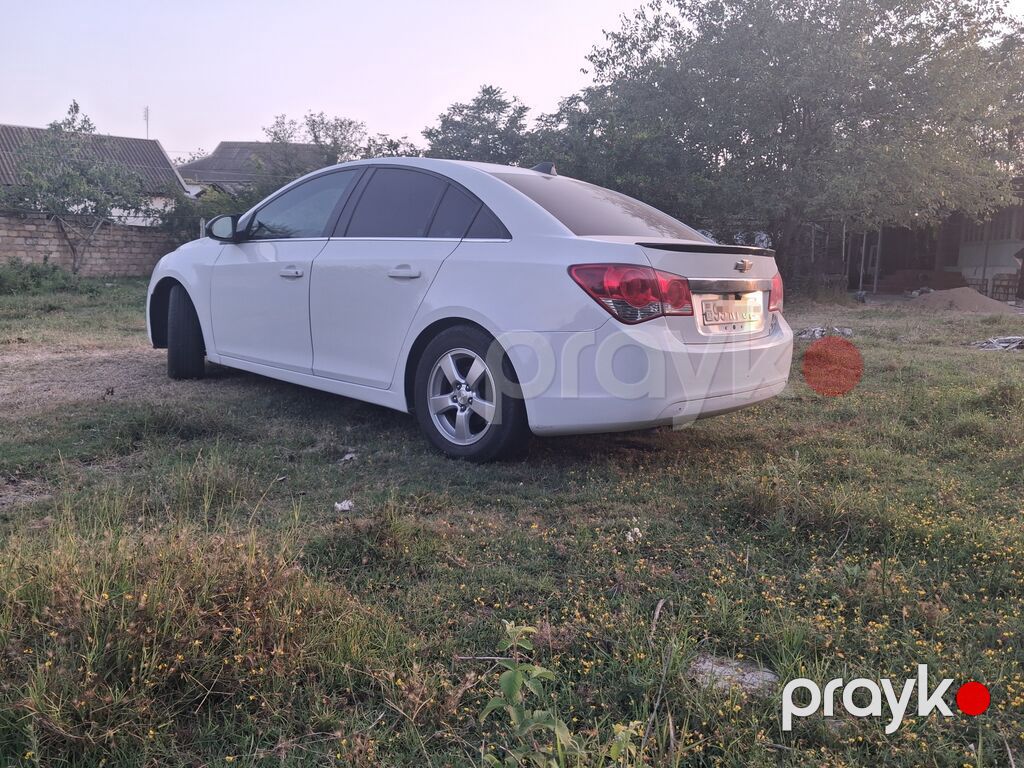 Chevrolet Cruze sedan - Kuzov: ağ rəng, 4 qapılı sedan, arxa — Avto, Bakı (6)
