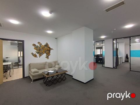 Satılır 5 otaqlı ofis 200 m²