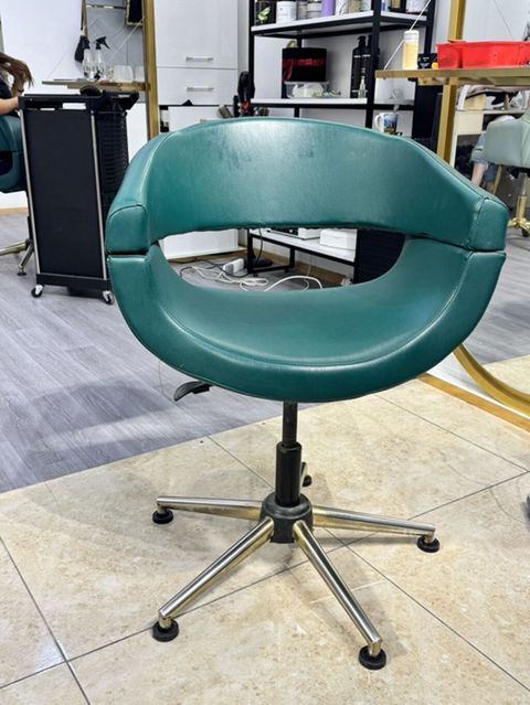 Salon üçün peşəkar kreslo - Rəng: tünd yaşıl - Material: asan