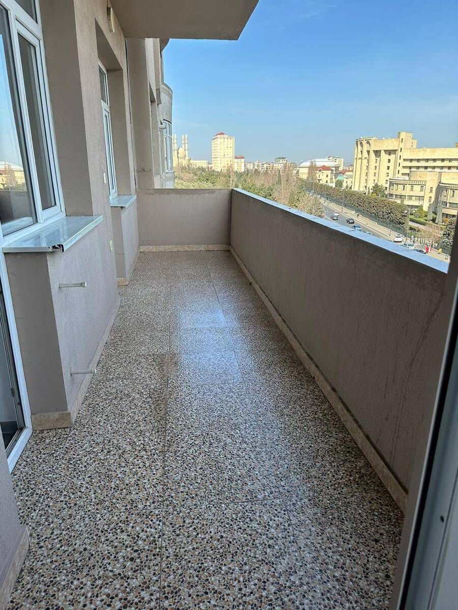 Satılır 4 otaqlı yeni tikili 180 m² — Mənzil, Bakı (2)