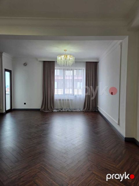 Satılır 3 otaqlı yeni tikili 142 m²