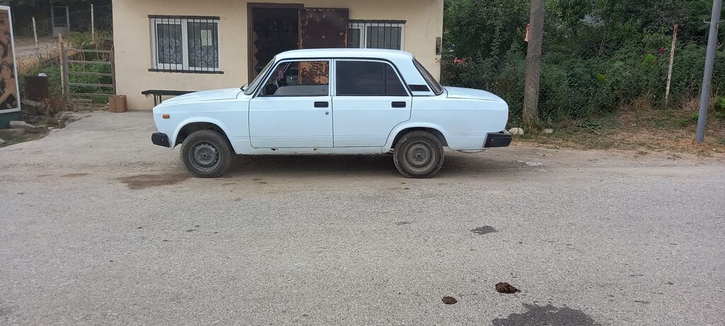 Lada Riva (VAZ 2107) sedan Xüsusiyyətlər və təchizat: - Kuzov: 4 — Avto, Quba (4)