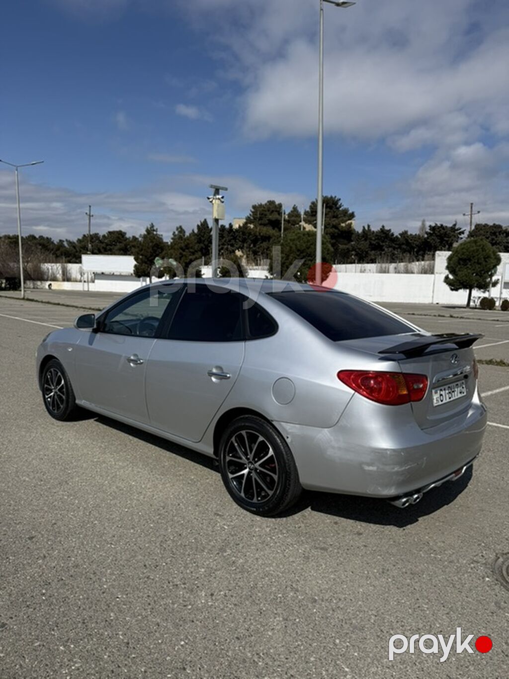 Hyundai Elantra sedan – gümüşü rəng, Azərbaycan nömrə nişanı — Avto, Bakı (3)