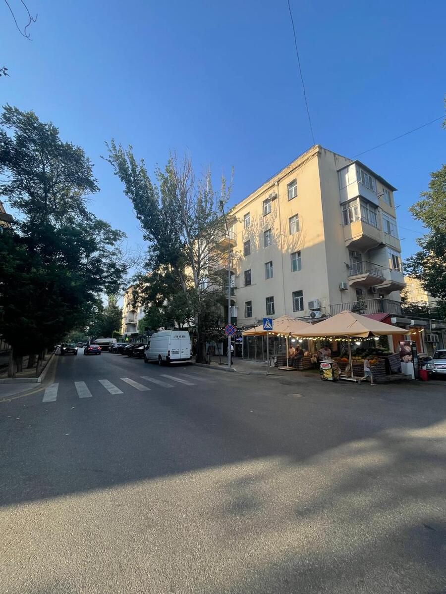 Satılır 4 otaqlı köhnə tikili 80 m² — Mənzil, Bakı (2)