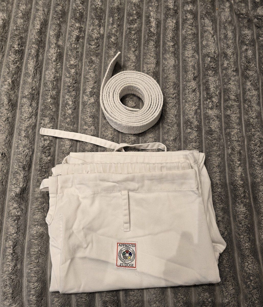 Cüdo üçün kimono — Şəxsi əşyalar, Bakı (2)