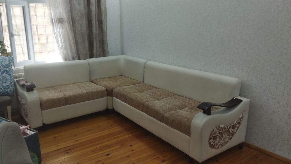 Divan ela veziyyetde az islenib Acilmir baza yoxdur. Qiymet 300 azn — Mebel, Bakı