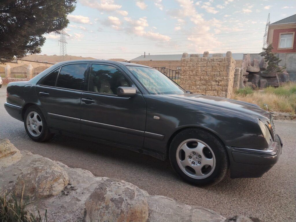 Mercedes E 320, 3.2 L, 1998 il, 284 000 km — Avtomobillər, Bakı (4)