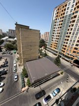 Satılır 5 otaqlı köhnə tikili 120 m² — Apartment