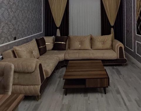 Kunc divan 550 azn. Ela veziyyetdedir. 1 il evvel alinib. Acilir ve