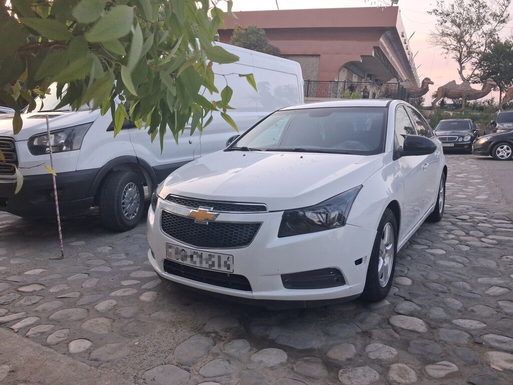 Chevrolet Cruze sedan - Kuzov: ağ rəng, 4 qapılı sedan, arxa — Avto, Bakı (9)