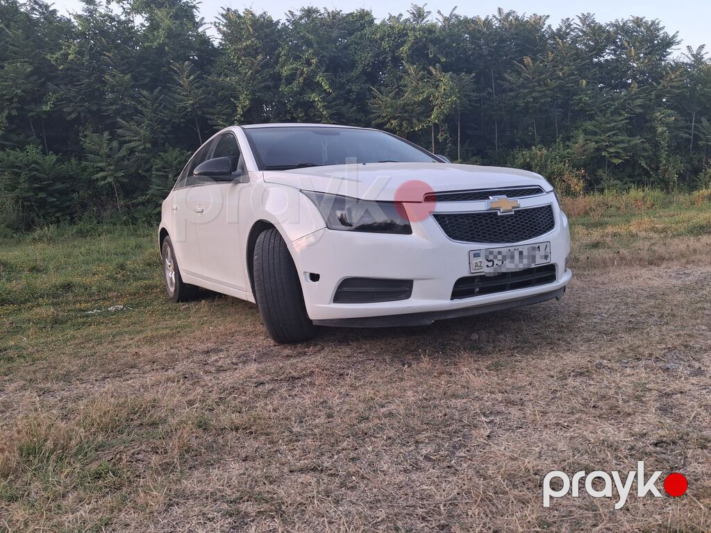 Chevrolet Cruze sedan - Kuzov: ağ rəng, 4 qapılı sedan, arxa — Avto, Bakı (2)
