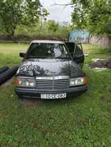 Mercedes 190, 2.0 L, 1992 il, 100 000 km — Cars