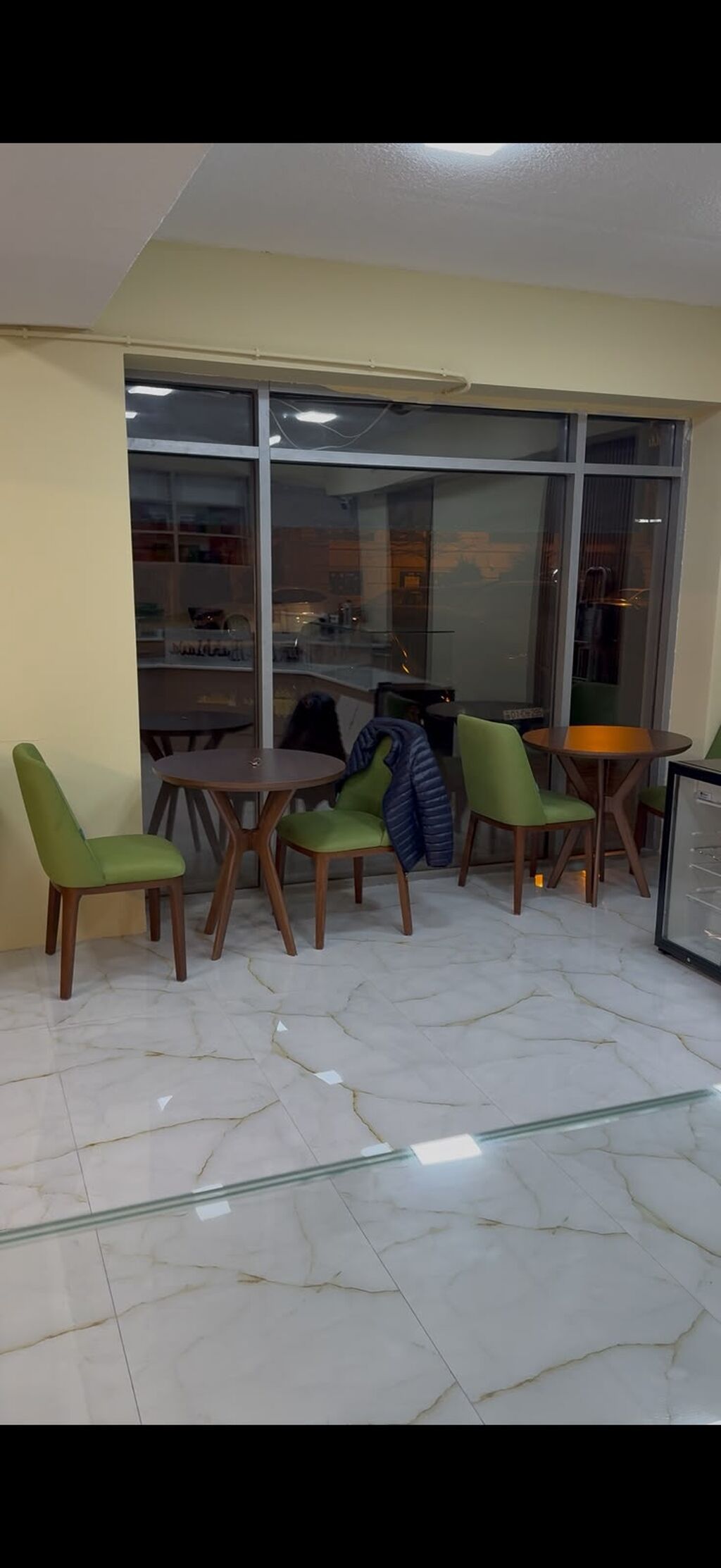 Kafe/restoran üçün avadanlıq paketi Tərkib: - Dəyirmi kafe masaları – — Mallar, Bakı (8)