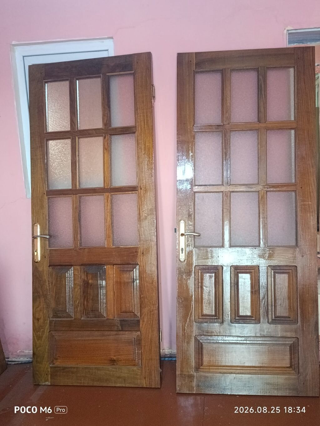 Taxta şüşəli qapılar - Material: təbii ağac (daş-şəkilli naxışlı) — Mallar, Bakı (3)