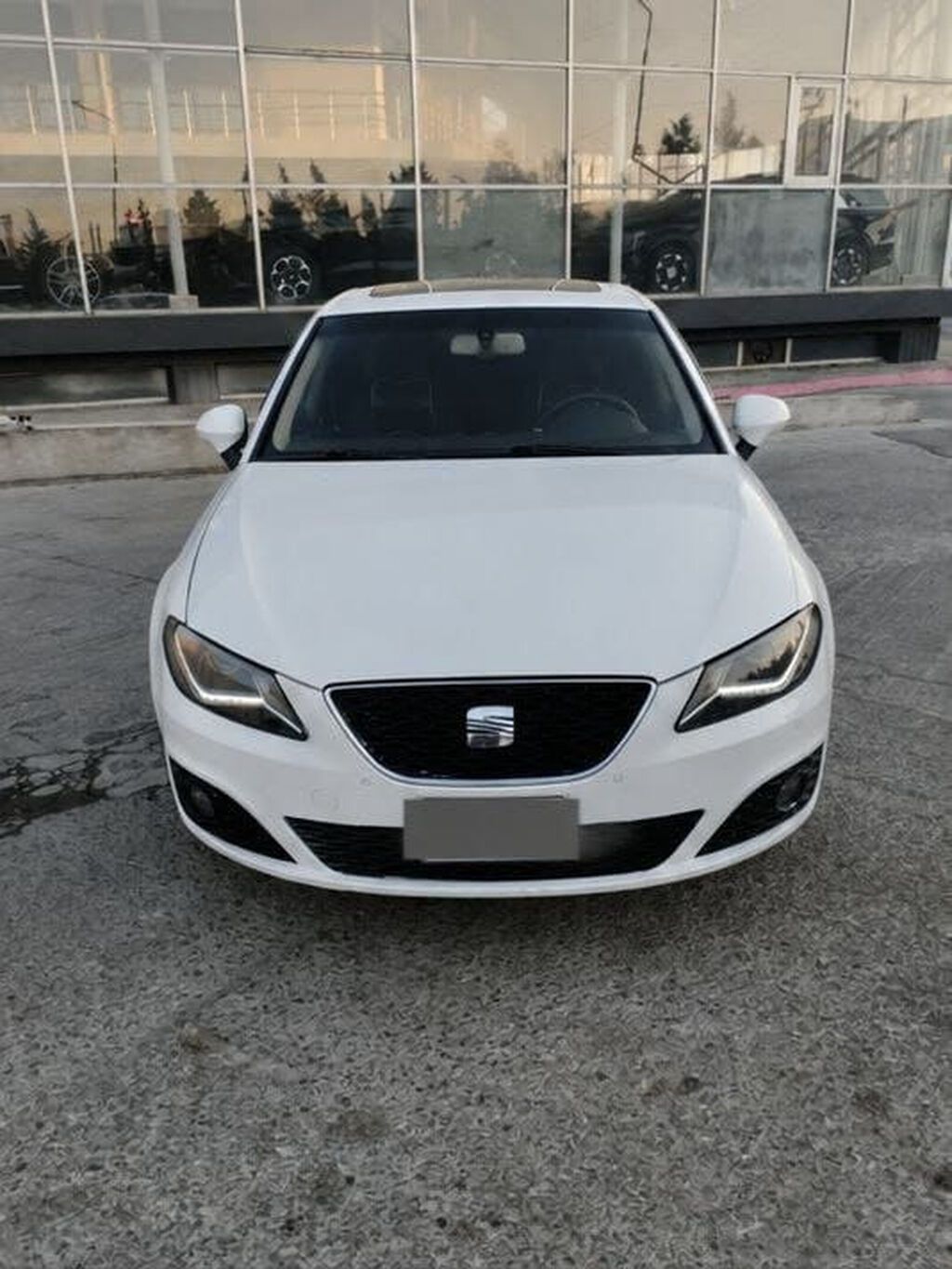 Seat : 2 l | 2012 il 303000 km Sedan — Avtomobillər, Bakı