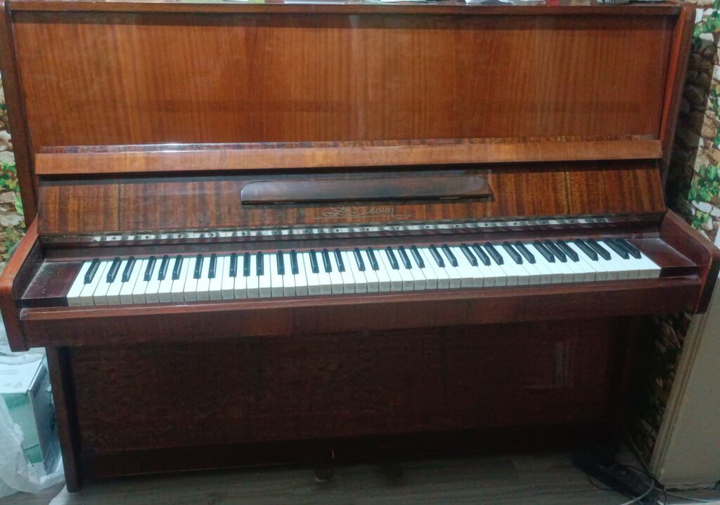 Açar sözlər: akustik piano, upright, Belorussiya “Desna” (Десна) — Mallar, Bakı (3)