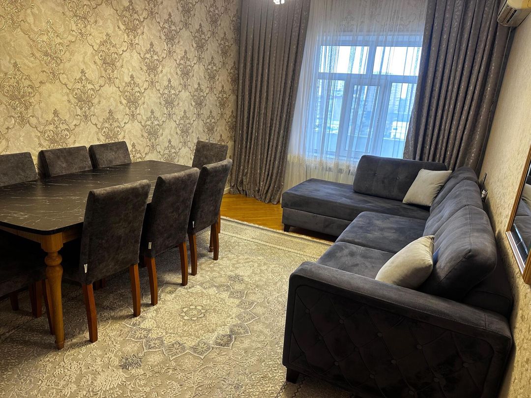 Satılır 4 otaqlı köhnə tikili 110 m² — Mənzil, Bakı (2)